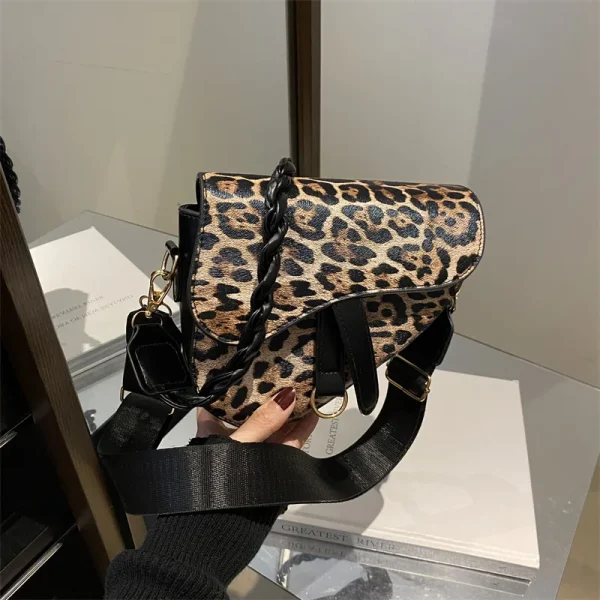 sac banane léopard tendance